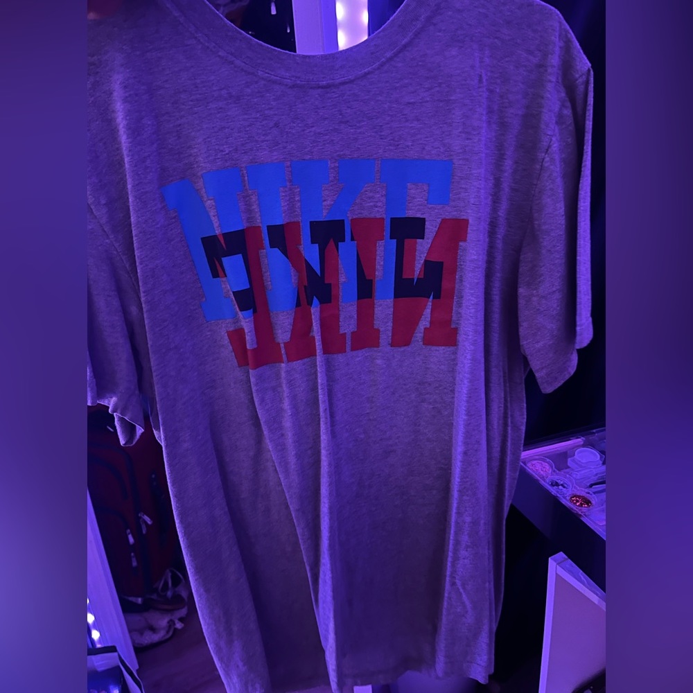 red, blue, & grey nike shirt regular fit